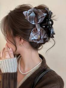 1个复古格子撞色蝴蝶结装饰发夹，女士经典复古布艺发卡，秋冬格子爪夹，女士发爪发夹，冬季发饰 - 藏青色 - 查看 2