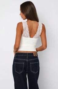 Ribbed Knit Black White Lace Trim Deep V Hot Girl Vintage Slim Fit Cropped Camisole Top Street Style Crop Top For Party Commute Layering Or Outerwear - trắng - Xem 4