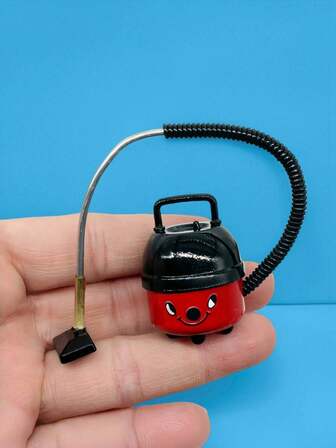 1:12 娃娃屋迷你吸尘器模型，口袋场景 BJD 道具，可爱吸尘器，迷你家用清洁工具，吸尘器，微缩家居场景，逼真吸尘器，微缩家居场景，道具配套装饰，时尚玩具屋装饰，斯堪的纳维亚/北欧和中世纪风格，金色点缀，适合客厅/卧室的手工设计