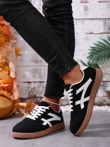 Spring New Casual Sports Versatile Flat Round Toe Fashion Women Shoes - Black and White - View 6