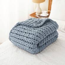 Battilo Beige Chunky Knit Throw Blanket, Soft And Thick Chenille Throw Blanket, 50x60 Handmade Knit Crochet Blanket, Cozy Knot Knitted Throw Blankets Couch Home Decor, Taupe - 藍灰色 - 查看 5
