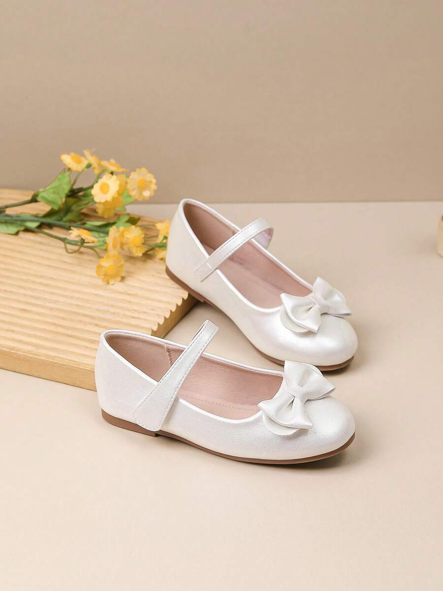 Chaussures plates princesse mignonne avec nœud argenté pour filles, chaussures casual à enfiler pour enfants plus âgés, convient pour l'école, les représentations et la danse, printemps/été
