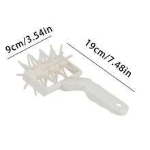 一套手动擀面杖和披萨刀，带防滑底座 - 坚固的塑料擀面杖，配有锋利的轮子，可精准切割，易于清洁，适用于披萨、馅饼、面包、意面 - 适合家庭和专业厨房使用 - 轻巧耐用的擀面杖，带手柄和锋利的刀片，方便擀面和切割，另配披萨轮和带盖的大号披萨刀