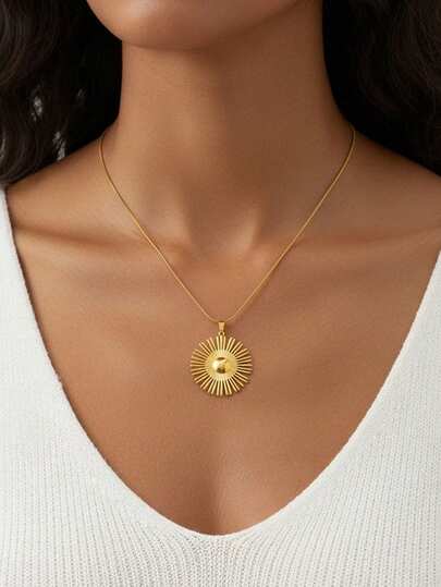 1pc Stainless Steel Fashionable & Versatile Exaggerated Sunflower Necklace, Casual & Elegant, Suitable For Women's Daily Wear, Gatherings, Parties, Or As Gift For Friends