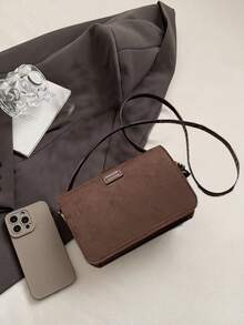 1个迷你纯色金属扣装饰棕色绒面革包，可调节肩带，翻盖时尚女士斜挎包，适合日常使用、购物、约会