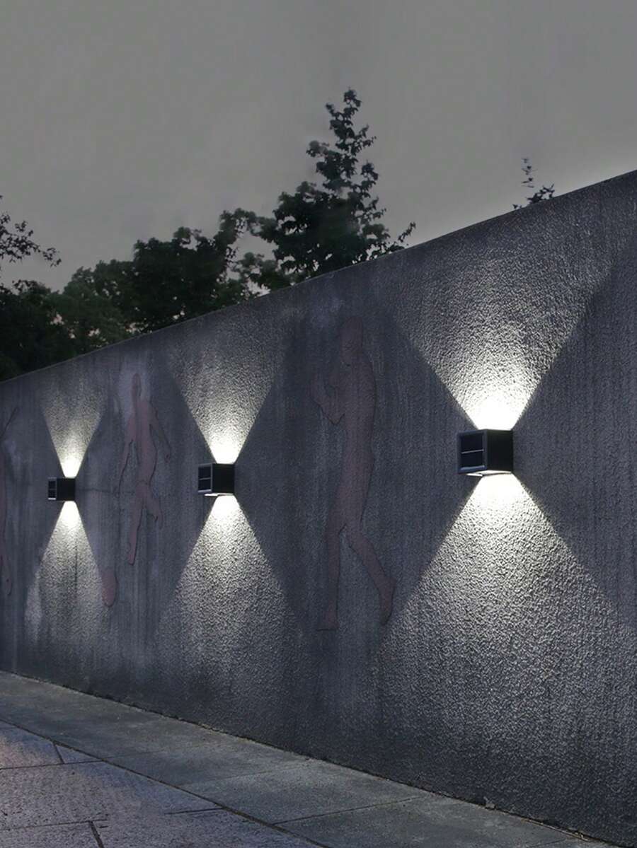 1pc/2pcs Solar Adjustable Wall Washer Light, Outdoor Waterproof LED Floodlight, Landscape Lighting For Villa Exterior, Stairs, Building Decor, Lighting Design And Atmosphere Enhancement