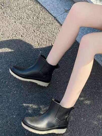 1双女士短款雨靴，PVC塑料雨鞋，户外涉水鞋，舒适时尚雨靴