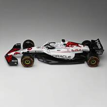 Burago Nuevo modelo a escala 1:43 del coche de carreras de Fórmula 1 Oracle Red Bull Racing RB21 #1 de Max Verstappen, hecho de aleación fundida a presión. Un regalo perfecto para Navidad, vacaciones y cumpleaños. - RB21 JP GP-#1 - Ver 4