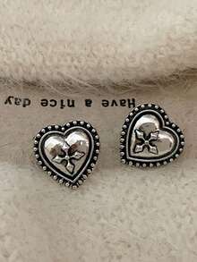 Hoa tai hình thánh giá và trái tim sang trọng, hoa tai phong cách tối giản thanh lịch, thiết kế sang trọng dành cho nữ - Màu Bạc Cổ - Xem 5
