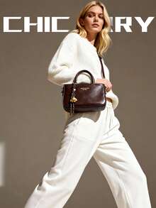 Túi xách vuông trơn màu dành cho nữ có dây đeo vai có thể tháo rời, mặt dây chuyền hình chú chó dễ thương, họa tiết in chữ, túi đeo chéo màu cà phê thanh lịch, khóa kéo, lớp lót polyester, phong cách cổ điển, thích hợp để mua sắm và hẹn hò - Cà phê - Xem 8