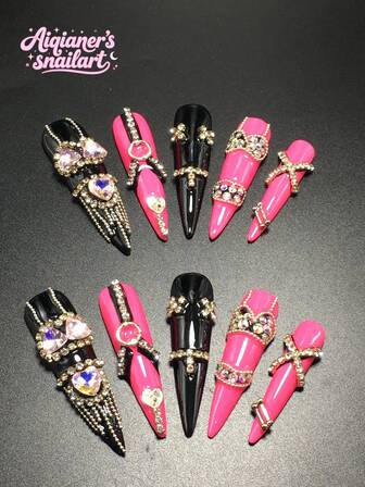 每套包含10片手工制作的Y2K风格精致高跟鞋亚克力美甲片，采用法式设计，饰以水钻和条纹图案，提供多种色调和裸色可选。三种尺寸，适合圣诞节、派对、舞会和日常佩戴。套装内含美甲工具包，是送给女士和女孩的理想美甲礼物。