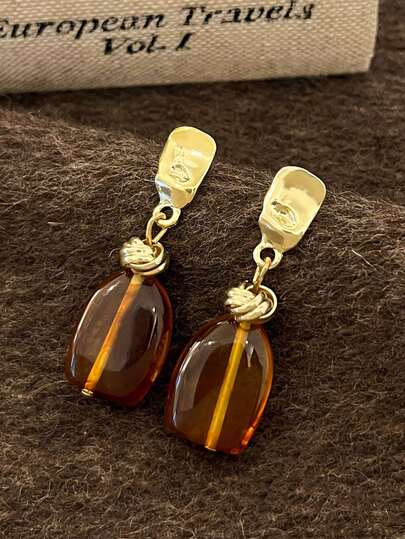 1 Pair Elegant Amber Color French Vintage Style Earrings, Minimalist Chic Luxury Earrings For Women, Suitable For Party And Daily Wear