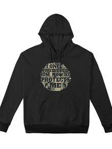 Men's Hoodie - Black Pattern Pullover With "I Once Protected Him, Now He Protects Me" Text, Camouflage Style, Front Pocket Design, Machine Washable, Suitable For Daily And Formal Occasions - Perfect Gift For Father, Husband, Partner, Holiday Outfit, Fashionable Casual Wear, Durable Structure, Must-Have For Father's Day - màu đen - Xem 4