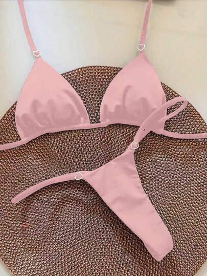 Women's Solid Color Heart-Shaped Ring Bikini Set. Made Of High-Elastic And Skin-Friendly Fabric, Comfortable And Close-Fitting. Triangle Cup Design With Spaghetti Strap, Simple And Fashionable, Decorated With Multiple Heart-Shaped Rings, Sweet With A Fashionable Touch. Slim-Fit Cut Highlights The Curves, Very Suitable For Vacation Beach Trips, The Perfect Choice For A Fashionable Beach Look. Pink