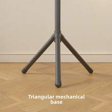 2025款六钩简约衣架 - 塑料材质，适合室内装饰，可悬挂轻巧小物件，轻便易携，适合悬挂轻便衣物、帽子、包包等，安装快捷。