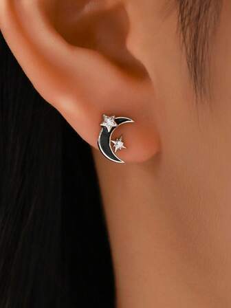 1 Pair Of Sweet And Cool S925 Sterling Silver Star Moon Asymmetrical Stud Earrings For Women's Daily Commuting Fashionable And Versatile