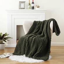 Battilo Beige Chunky Knit Throw Blanket, Soft And Thick Chenille Throw Blanket, 50x60 Handmade Knit Crochet Blanket, Cozy Knot Knitted Throw Blankets Couch Home Decor, Taupe - 橄欖綠 - 查看 5