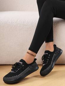 女士宽楦平底针织鞋，黑色透气针织鞋面，柔软防滑鞋底，宽鞋头设计，宽松舒适，系带休闲鞋，适合日常通勤和休闲穿着，百搭显瘦 - 黑色 - 查看 2