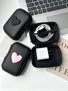1个心形耳机收纳盒（带拉链）、数据线、包装盒、充电线、硬质收纳盒、抗压EVA收纳袋