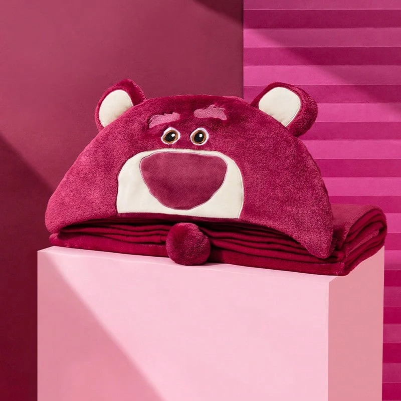 Miniso 草莓熊系列连帽休闲毯，珊瑚绒材质，加厚保暖，可爱卡通连帽设计，居家办公午睡毯，追剧毯，亲肤多功能毯（1 件装） - 粉色 - 查看 1