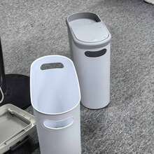 Bathroom Trash Can, Home Creative Open Trash Can With Lid, Lidded Push Down Bathroom Trash Can With Built-In Handle, Easy To Clean, Rust Proof, Space Saving Design, Essential Cleaning Supplies For Home, Easy To Use Clean Home Bathroom Decoration Bathroom Storage, - Một - Xem 2