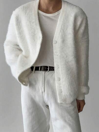 男士V领宽松针织开衫，韩版简约百搭，适合圣诞节、新年等场合，长袖上衣