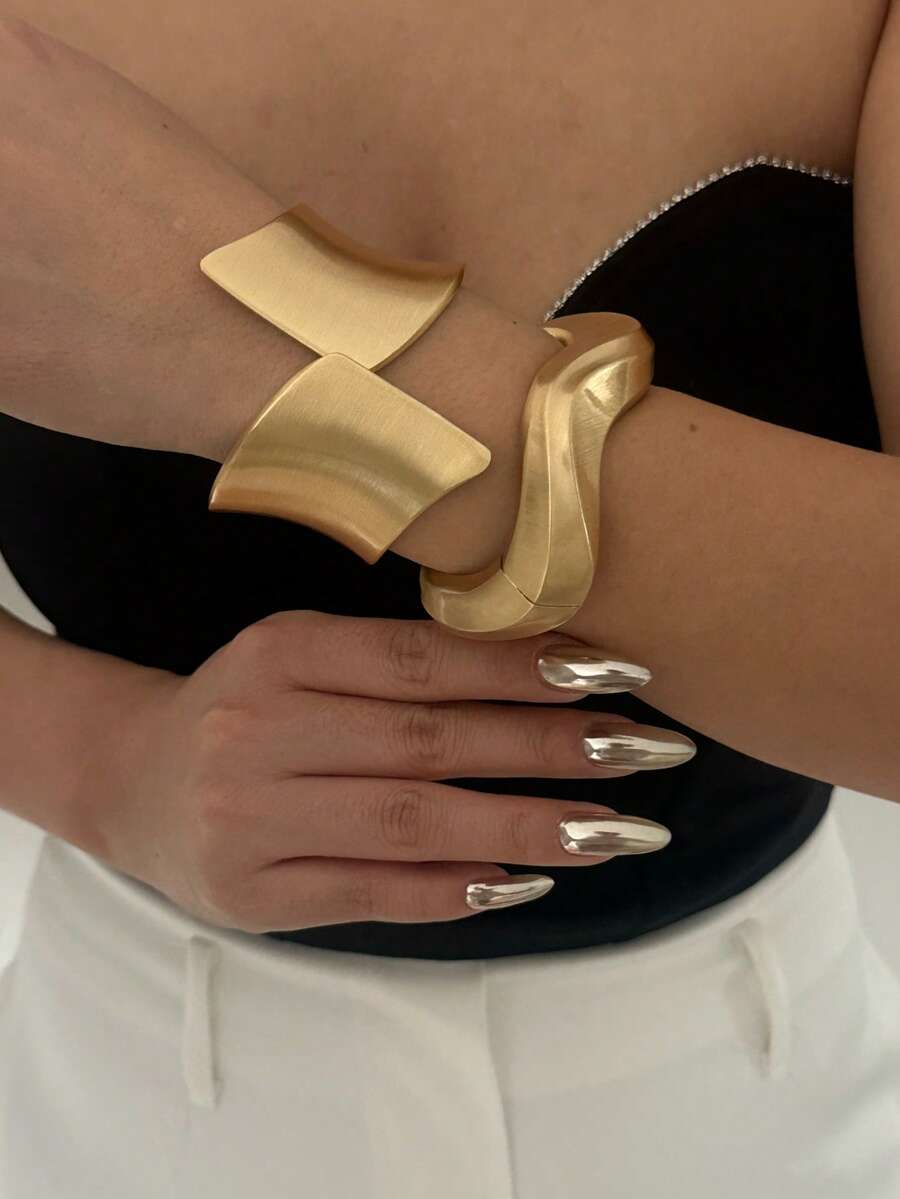 1 set Pulsera de brazalete geométrico de onda asimétrica de gota de lágrima de oro mate minimalista y de moda, adecuado para mujeres, de textura gruesa y suave, de metal pesado y aleación de zinc