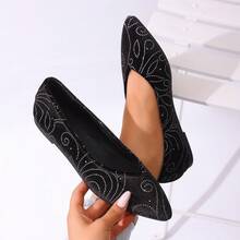 Women's Flat Shoes, Soft Bottom Anti-Slip, New Spring/Autumn Pointed Toe Slip-On Casual Shoes, Patterned Design, Comfortable Daily Wear, Lightweight Mother Shoes