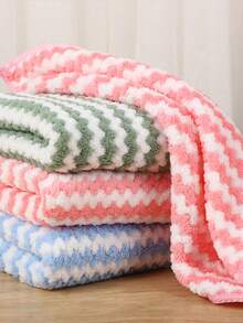 3pcs Cationic Coral Fleece Kitchen Dishcloth, Non-Stick Oil, Thick Water Wave Pattern Dishcloth, Wipe Table Cleaning Cloth - Random - View 7