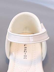 1 par de sandalias de princesa con suela blanda y antideslizante, de moda y versátiles para uso en exteriores, con diseño de mariposa y cierre de gancho y bucle, adecuadas para el verano - Beis - Ver 7