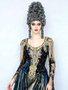 优雅女士灰色合成短卷发蜂窝式欧式女王角色扮演假发，灰色高髻卷发配长刘海，18世纪殖民时期服饰假发，俏皮高贵风格，自然逼真，适合初学者，时尚公主盘发假发，适合女士日常、万圣节、圣诞节、音乐、电影、电子游戏、派对、舞台表演等场合，是理想的礼物之选。 - 彩色 - 查看 3