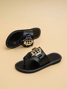2025 New Kids Slippers, Suitable For Boys And Girls: Black & Gold Metal Buckle Anti-Slip Soft Bottom Flip Flops, Luxurious Casual Style, Suitable For Home Wear, Beach Play And Summer Outdoor Activities. Fit For Children Aged 3-12!