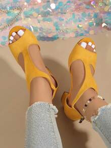 Sandali con tacco largo da donna, con punta aperta e punta a vista, sandali con tacco alto con lati traforati e tagliati, sandali romani con zip sul retro e tacco alto - Giallo - Visualizzare 2