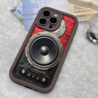 Cubierta de telefono con diseño de altavoz vintage rojo y negro con patrón de partituras musicales para uso diario y amantes de la musica