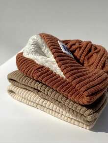 1件韩式字母刺绣针织帽 - 时尚休闲，简约优雅，男女皆宜的街头服饰，采用优质针织纱线制成，质地奢华，精心挑选的3D字母设计，无缝隐形缝线，舒适贴合的帽檐，专为冬季保暖和保护耳朵而设计。 - 彩色 - 查看 5