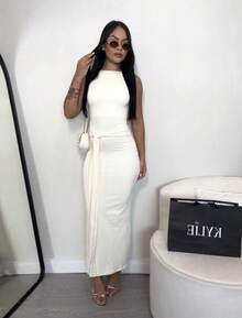 Elegant Women's Long Fitted Dress With Knot And Tie Detail, Sleeveless, With Round Neckline At The Back And Bare Back, Ideal For Formal Summer And Evening Wear. - 白色 - 查看 2
