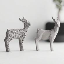 ORIZZONTE Juego de 2 esculturas navideñas de renos: diseño geométrico y estructura orgánica perforada. Decoraciones modernas para Navidad, hogar u oficina. Idea de regalo única. 100 % fabricado en Italia. Envío desde Italia. - Gris - Ver 3