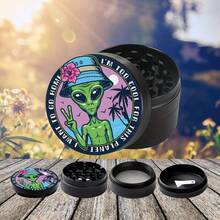 Moedor portátil manual em liga de zinco com design inspirado em férias de alienígenas (1 unidade), com quatro camadas, sem necessidade de eletricidade - perfeito para tabaco, um ótimo presente para homens e mulheres, ideal para aniversários e outras ocasiões especiais.