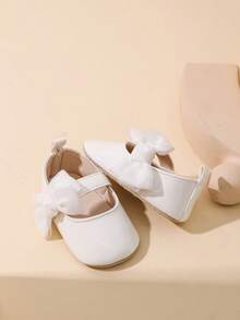 0-1岁女宝宝亮面PU蝴蝶钩环设计平底百搭公主鞋，适合春夏季 - 白色 - 查看 12