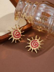 Pendientes con patrón de sol rojo vintage con bordes chapados en oro, pendientes de alta gama con diseño único para mujeres, material de metal. - Multicolor - Ver 6