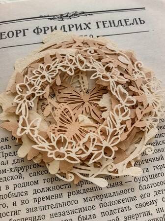 Paquete de 10 marcos florales decorativos con diseño de corona de plantas y mariposas huecas en estilo vintage para manualidades y scrapbooking