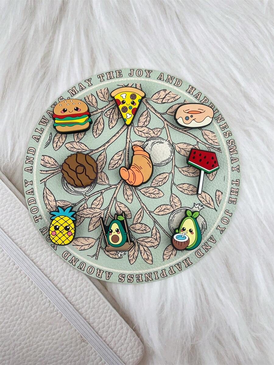 一套9件，包含羊角面包、牛油果、披萨等卡通图案的食物配饰，可用于凉鞋、手链、拖鞋、手机装饰，适合情侣、生日、节日礼物。
