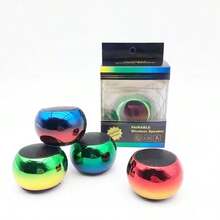 Mini Bocina Bluetooth Portátil en Diseño Esférico con Acabado Metálico Degradado - Multicolor - Ver 3