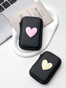 1个心形耳机收纳盒（带拉链）、数据线、包装盒、充电线、硬质收纳盒、抗压EVA收纳袋