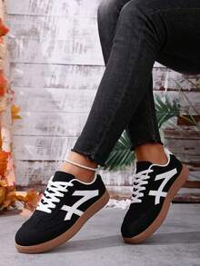 Spring New Casual Sports Versatile Flat Round Toe Fashion Women Shoes - Black and White - View 5