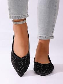 Women's Flat Shoes, Soft Bottom Anti-Slip, New Spring/Autumn Pointed Toe Slip-On Casual Shoes, Patterned Design, Comfortable Daily Wear, Lightweight Mother Shoes