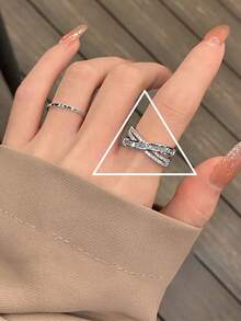 1pc Fashionable, Versatile, Minimalist, Niche Design, Elegant, Luxury Vibe Criss-Cross Ring For Women, Everyday Wear - Silver - View 2