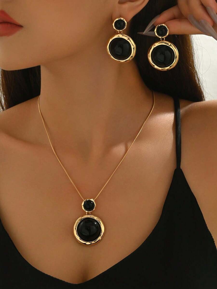 2pcs Minimalist Vintage Creative Geometric Circle Inlaid Black Acrylic Pendant Necklace & Earrings Set, Versatile For Women To Wear Daily, Festivals, Parties, Casual & Leisure - Golden Yellow+Black - View 1