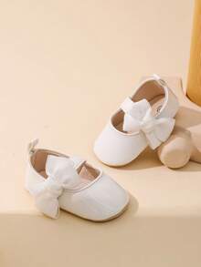0-1岁女宝宝亮面PU蝴蝶钩环设计平底百搭公主鞋，适合春夏季 - 白色 - 查看 10
