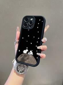 SNOOPY A Cartoon Anime  Sky Eye Step Black Phone Case, Shockproof Tpu Material Phone Case Can Be Given As A Holiday Gift. It Is Suitable For Apple Phones, And The New Model Is Suitable For IPhone13/14/15/16/17Pro Max Phone Case - 彩色 - 查看 4